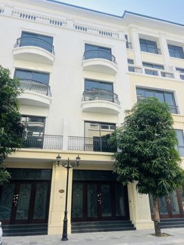 Bán liền kề San Hô DT: 70m2. Bán lỗ so với HĐMB. Ocean Park 2. Đã có sổ đỏ. View bể bơi. 9,9 tỷ