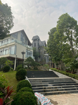 Bán GẤP mảnh biệt thự Melorita Hòa Lạc sẵn sổ đỏ, vị trí hiếm lô góc Đường thông thoáng chỉ 7,4 tỉ