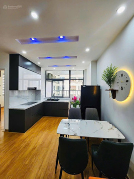 Cho thuê Căn hộ chung cư tại The Emerald CT8 Mỹ Đình, 25 triệu, 104m2, view nội khu tầng trung