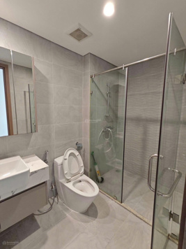 Cần cho thuê gấp Căn 2PN2WC ZenPark diện tích 63m2 view hồ cực thoáng điều hòa âm trần