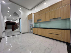 BÁN NHÀ MỚI XÂY 5 TẦNG 2 THOÁNG, MẶT TIỀN 4,5M PHỐ TRẠM DT 68M2, GIÁ CHỈ 8,65, SỔ ĐỎ CHÍNH CHỦ