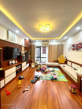 Siêu phẩm! Yên Lãng oto đỗ cửa ,ngõ thông gần phố , 2 thoáng,ô chờ thang máy nội thất đẹp 55m 5 T