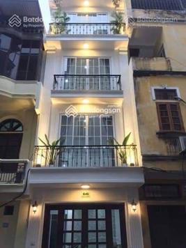 Tôi có nhà lô góc cho thuê tại Hào Nam 50m2 x 4T full đồ hợp gia đình cách mặt phố 10m giá 14tr/th