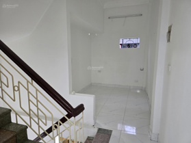 Chính chủ cho thuê nhà mặt phố số 41 Giáp Nhị