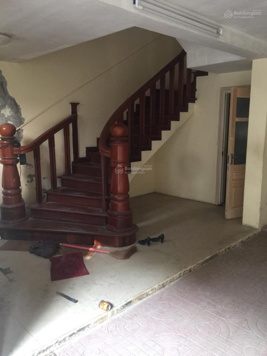 Cho thuê liền kề khu đô thị Văn Phú Hà Đông, DT 90m2 x 4T, mt 4.5m xe công đỗ cửa giá 19tr nhà đẹp