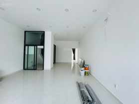 (HĐ thuê 45tr/th) bán nhà 194 Nguyễn Hữu Tiến, Phường Tây Thạnh. (DT: 6x17m 4 tầng, có thang máy)