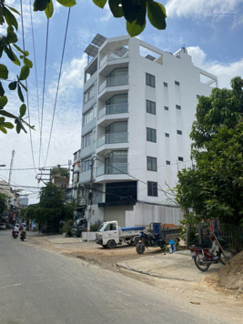 Vị trí vàng! Lô đất góc 2 mặt tiền hẻm 8m, Dương Quảng Hàm, 6 x 17m nở hậu 9m CN 110m2 xây 7 tầng