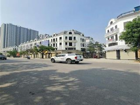 Cần bán gấp lô góc liền kề Thuận An dt 104,5m2 / MT 15m hoàn thiện đẹp có thang máy 0962 712 556