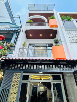 Hạ giá! Bán gấp nhà 60m2, Nguyễn Văn Quá vào 100m, Quận 12 hẻm xe hơi 6m, SHR