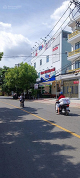 Bán đất Bưng Ông Thoàn Phú Hữu Quận 9 gần Global City, DT 80m2