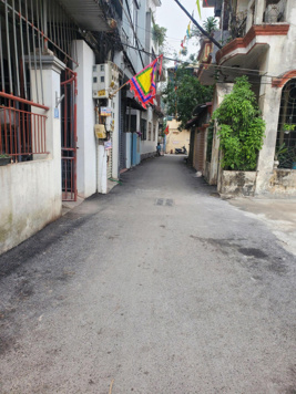 Chính chủ bán đất ngay sau sân bóng Đông Mỹ. DT 56m, ô tô 7 chỗ, sổ đỏ cc đẹp, giá 4.7 tỷ