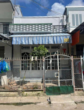 Cần tiền bán nhanh căn nhà cấp 4 vào 1 sẹc đường Lê Thị Hà T. T Hóc Môn 71m2, giá 1 tỷ 950, sổ sẵn