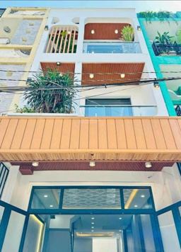 Cần bán gấp căn nhà MTĐ Xóm Chiếu, P. 15, Quận 4. Giá 3,73TỶ/ 4,9x12m - 3PN 4WC. Liên hệ 0786 531 517