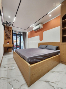 Cần bán căn hộ dịch vụ dòng tiền sẵn 89tr/th, đáp ứng các điều kiện về PCCC. 15 CHDV, thang máy ok