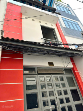 Cần bán nhà con đường hot của Q3, khu tấp nập buôn bán, sầm uất. Hẻm xe hơi 443 Lê Văn Sỹ