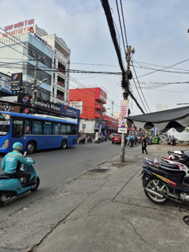 Bán nhà mặt tiền Lê Văn Việt 4.9x30m, vị trí kinh doanh sôi động, gần chợ Hiệp Phú giá tốt