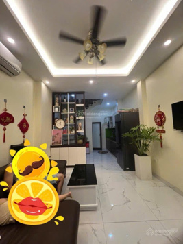 Bán nhà Ngọc Thụy,Long Biên. 33m 5 tầng ngay sau trường Việt Pháp, ô tô đỗ cửa. 4,59 tỷ