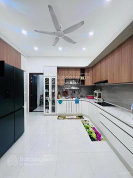 CẦN BÁN NHÀ VỀ QUÊ SỐNG ĐƯỜNG PHAN TÂY HỒ,PHÚ NHUẬN.GIÁ: 3.850 tỷ.DT:5.3mx15m. Sổ hồng riêng