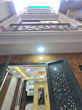 Nhà Lô Góc Tứ Liên - Nhà Mới, 5 Tầng Thang Máy - Gần Ô Tô, Gần Hồ Tây - Nhỉnh 8.5 Tỷ! 37m2