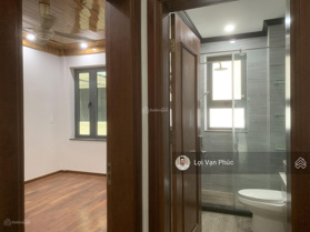 Nhà phố Vạn Phúc City vị trí đẹp hoàn thiện cao cấp full gỗ, DT 5x20.5m hầm 4 tầng, SHR giá 18,5tỷ