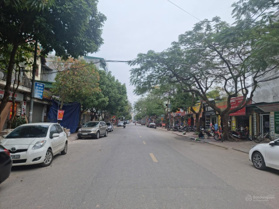 Bán nhà lô góc 75m2 mặt tiền 5m vỉa hè 5m đối diện là hồ sinh thái 17 tỷ