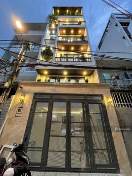 Ngộp bank cần bán nhà đẹp Sư Vạn Hạnh, 4,5x16m chỉ 16tỷ5 trệt 3 tầng ST