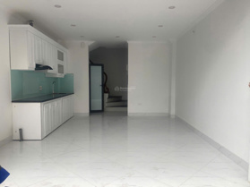 Chính chủ cho thuê nhà mới xây 7 tầng thang máy tại 774 Kim Giang