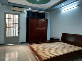 Cho thuê nhà hẻm xe hơi, nhà mới sơn, gần ngã sáu Gò Vấp, giá chỉ 13 triệu, LH: 0936 027 033