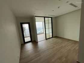 Bán căn hộ 1 phòng ngủ tòa Landmark, Ecopark. View Hồ Thiên Nga. Nguyên bản chủ đầu tư