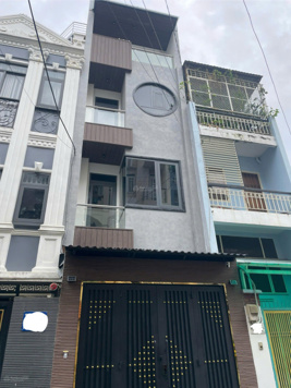 Bán nhà hẻm nhựa 8m đường Trần Hưng Đạo, Q1 - DT: 4x15m - Kết cấu: 3 tầng - Giá: 12,3 tỷ Tl