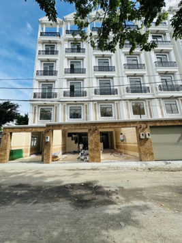 Dãy nhà phố cực đẹp ngay cổng Vạn Phúc City - đường 10 mét có vỉa hè