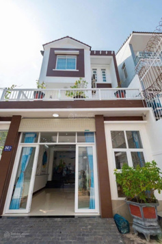 Bán nhà mới (7.3x18m) chỉ 150tr/m2 gần chợ Bà Chiểu, Quận 1 có gara oto xây giống biệt thự