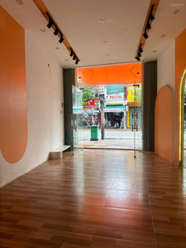 Bán Gấp Nhà Mặt Tiền Quang Trung TP Quảng Ngãi - Vị Trí Đắc Địa, Giá Chỉ 4.2 Tỷ!