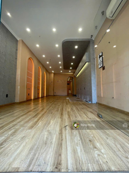 Cho thuê nhà nguyên căn mặt tiền Quốc Hương- Xuân Thủy - Quận 2. Giá thuê 60tr/th