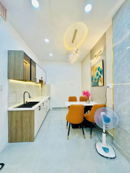 Nhà mặt phố tại Lê Trực, 4,65 tỷ, 31m2, 2PN, 2WC, giá tốt!