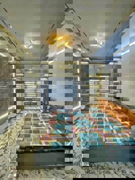 Nhà đẹp - hiếm nhà Nguyễn Khánh Toàn 30x5T - Giá Chào 5.85 Tỷ - Có Thương Lượng - Ô TÔ VÀO NHÀ