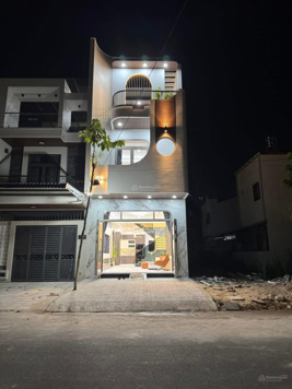 Nhà 1 trệt 2 lầu xây mới tặng full nội thất D4 KDC Hồng Loan 6A