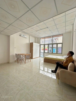 Bán nhà HXH 5m Trường Chinh, giáp Q10, 4.4x13m, DT 40tr/th, mặt hẻm chợ KD, 6PN full nội thất thuê