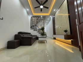 Nhà Đẹp 2 Mặt Thoáng Tại Vũ Hữu - 4 Tầng, Thiết Kế Hiện Đại, Ô Tô Đỗ Cửa - Giá Chỉ 9.5 Tỷ! 40m2