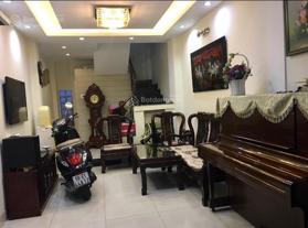 Bán nhà sát mặt tiền Hoàng Sa, Q3 4x17m, (69m2) 2 lầu cho thuê 13 tr/th giá 7.5 tỷ