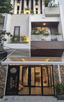 Bán nhà đẹp, đường 6m2 Nguyễn Thị Minh Khai - Q1, gần trung tâm thể thao Hoa Lư. 68,9m2