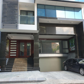 Bán gấp tòa văn phòng mặt phố Quan Hoa 200m2 x MT 10m, 9 tầng, có hầm, đầy đủ GPXD, PCCC, hoàn công