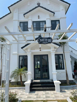 Bán biệt thự hai tầng mặt hồ sen 299 m2 do Windham quản lý vận hành ở trung tâm DA Vườn Vua Phú Thọ