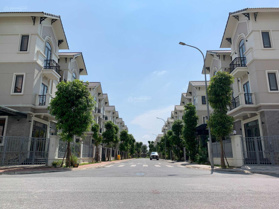 Bán căn biệt thự song lập góc 2 mặt tiền VSIP Bắc Ninh gần sông, giá tốt, cách Aeon Long Biên 15p
