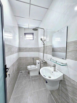 Chủ gửi bán căn nhà 1 trệt 1 gác đúc thật, phường Thống Nhất. DT: 73m2. Giá: 3tỷ3 TL