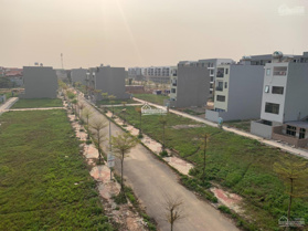 Chính chủ cần bán lô đất giáp Ql32 - giáp chợ Hưng Hóa - sẵn sổ - LH: 0974 555 771