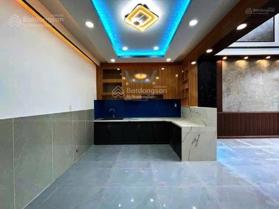 Chủ ngộp ra gấp nhà TP. Thuận An, MTĐ trước nhà 9m, gần các tiện ích, sổ hồng hoàn công