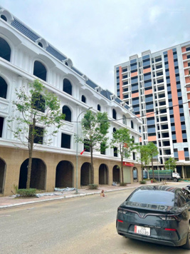 Vốn 5tỷ sở hữu shophouse dưới chân chung cư đã có người ở KCN ngay đối diện dòng tiền cho thuê đều