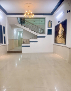 Nhà 2 tầng đường Hồ Sĩ Tân - đối diện chung cư