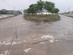 Rẻ nhất 81m2 mặt tiền 4,5m, đường thông bàn cờ, có vỉa hè, sát Gia Lâm - Hà Nội. Chỉ 2,350 tỉ